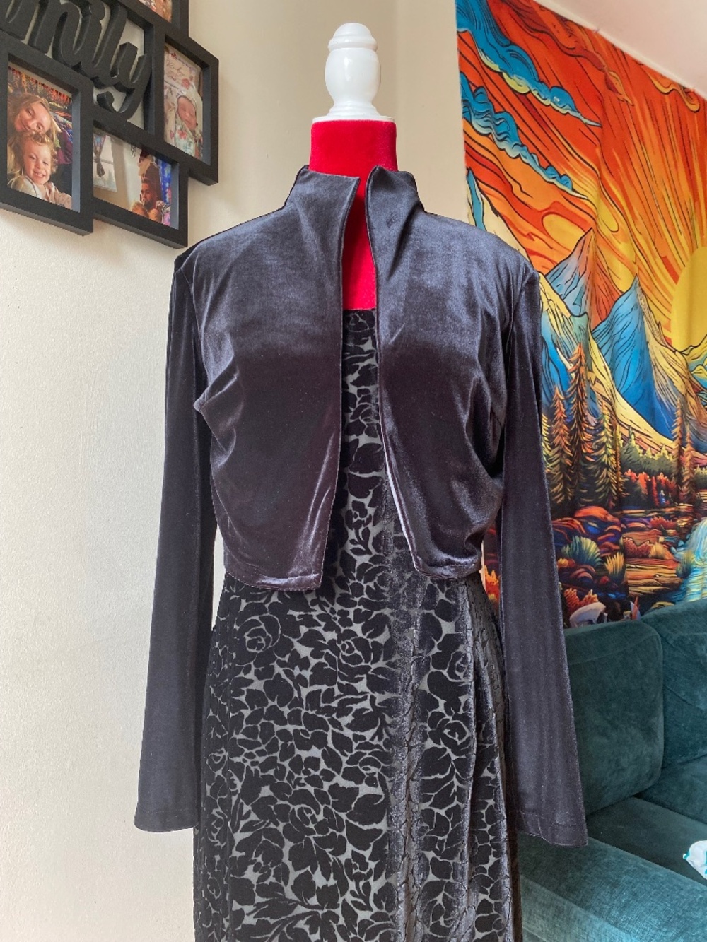 Y2K velvet long-sleeve open-front cropped bolero